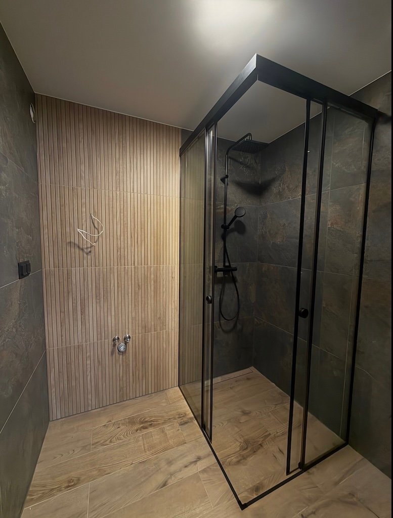 Stumdomos stiklo durys